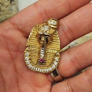10kt gold Egyptian charm with diamonds